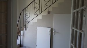 Peintre décorateur sur La Baule Pornichet Presqu‘île Guérandaise, Quellard peinture réalise vos travaux de peinture tels que ravalement de façades, peinture intérieure et extérieure, peinture boiseries, home staging, revêtement de sols, papier peint et entretien de toiture