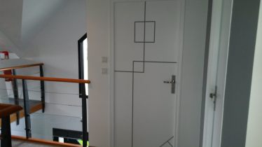 Peintre décorateur sur La Baule Pornichet Presqu‘île Guérandaise, Quellard peinture réalise vos travaux de peinture tels que ravalement de façades, peinture intérieure et extérieure, peinture boiseries, home staging, revêtement de sols, papier peint et entretien de toiture